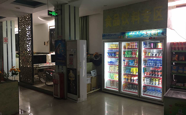 三門飲料柜