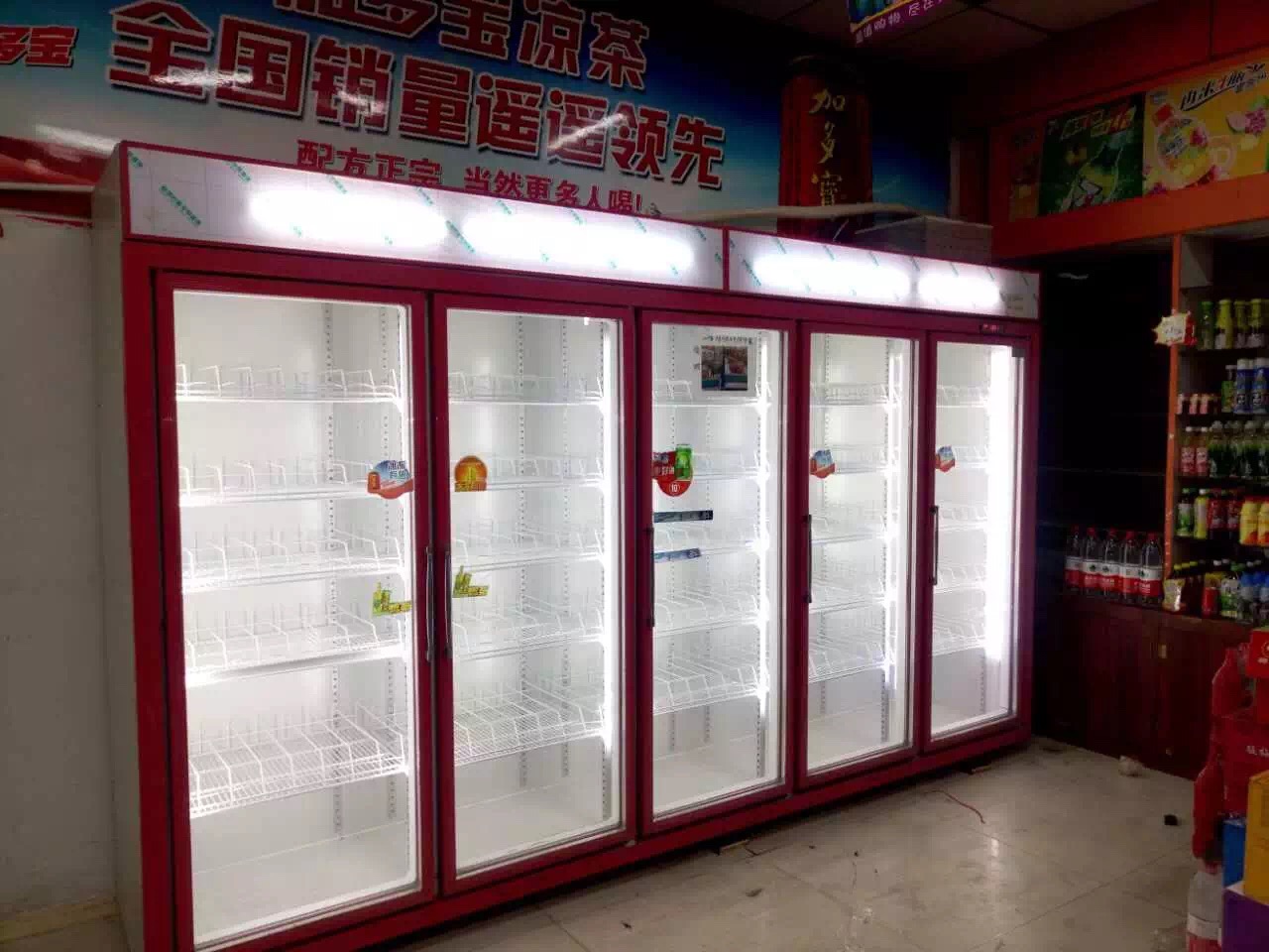 賀泰百貨商場五門飲料冷藏展示柜
