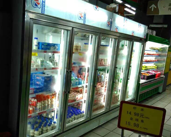 電燈泡便利店五門飲料冷藏展示柜